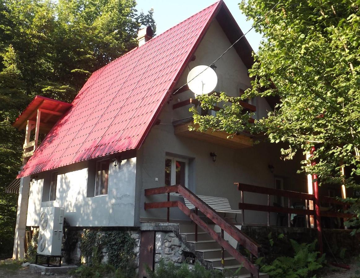 Casa De Oaspeti Boga Pietroasa  Eksteriør bilde