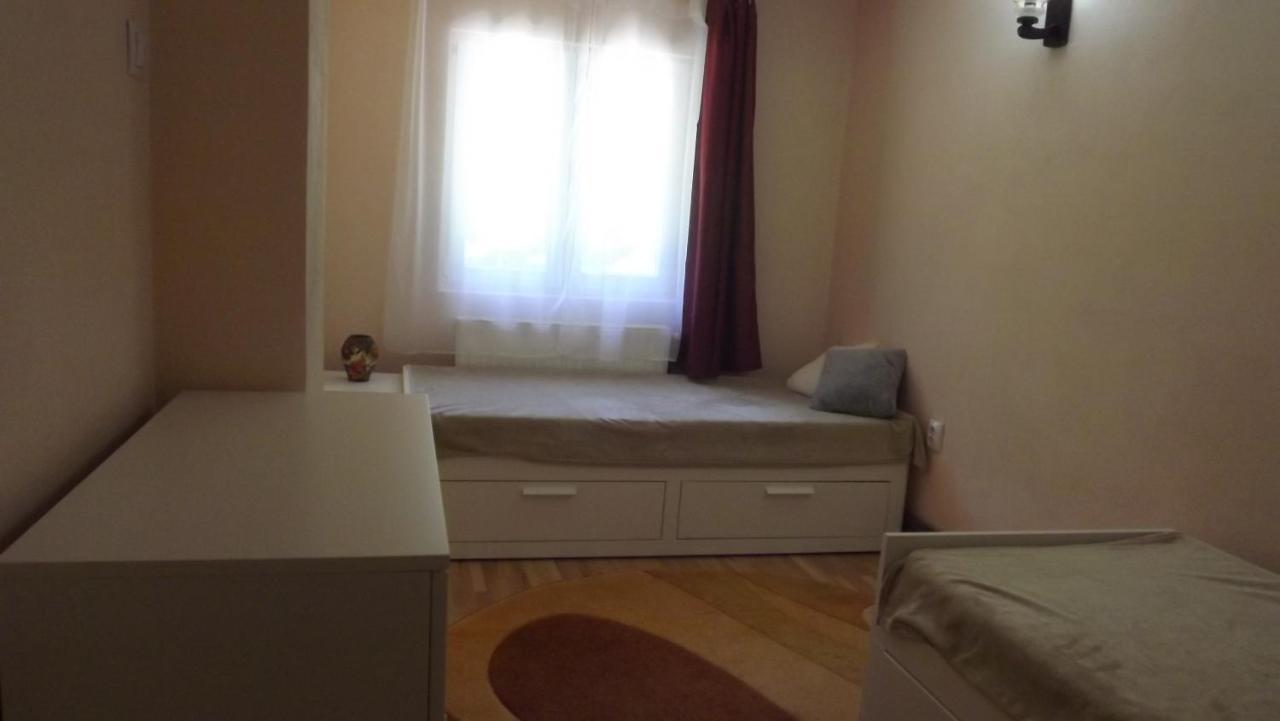 Casa De Oaspeti Boga Pietroasa  Eksteriør bilde